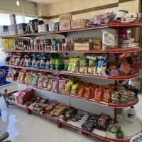 قفسه وسط فروشگاهی