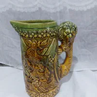 پارچ قدیمی طرح دار