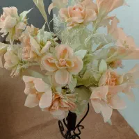 گل با گلدان فرفوژه ومجسمه زیبا