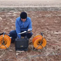 تعیین محل چاه آب ( خدمات ژئوفیزیک) آب یابی