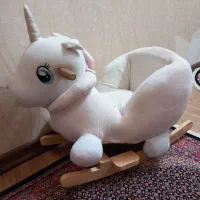 راکر پونی بهمراه کریر در حدنو و تشک بازی مخمل گربه