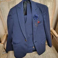 کت شلوار با جلیقه و کراوات