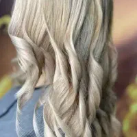 به مدل رنگ و لایت  نیازمندیم