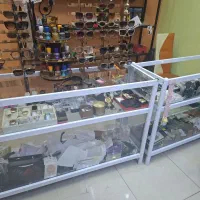 قفسه  فلزی چوبی و ویترین. شیشه ای