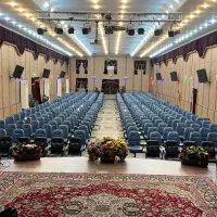 سالن تئاتر و همایش یگانه با ظرفیت ۳۵۰ نفر
