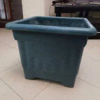 گلدان پلاستیکی بزرگ و کوچک