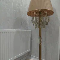 آباژور ایستاده سالم .|چراغ خواب و آباژور|اسلام‌شهر, ایرین|دیوار