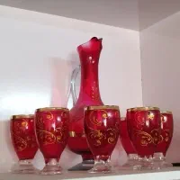 پارچ و یک دست جام