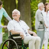 استخدام پرستار سالمند