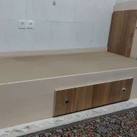 تخت نوجوان