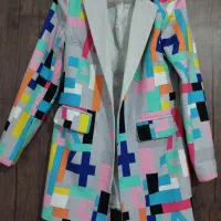 کت خاکستری طرح دار|لباس|صدرا-فارس, فاز ۲|دیوار