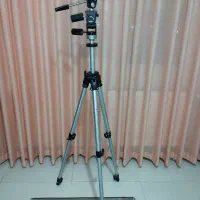 سه پایه دوربین
