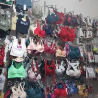 پوشاک فروشی