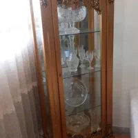 بوفه ویترین همراه شیشه در حد نو