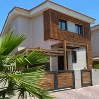 فروش ویلایی ۲۰۰ متری زیر بناء ۱۳۰ متر دو خواب f2