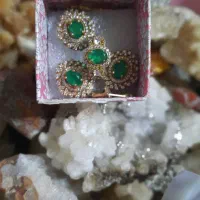 ست گوشواره و انگشتر و گردنی با سنگ سنتتیک زمرد|بدلیجات|بندر انزلی, ساحل قو|دیوار