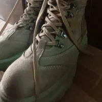 کفش کوهنوردی زنانه|کیف، کفش، کمربند|مشهد, امامیه (شهرک غرب)|دیوار