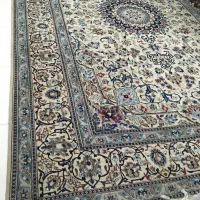 فرش دستباف گل ابریشم نائین