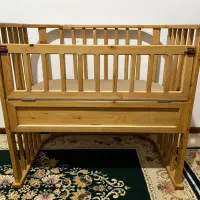 تخت کنار مادر با چوب نایاب سُر(زرین)محافظ دار کودک