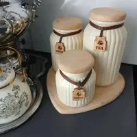 تعدادی وسایل|ظروف پختوپز|نهاوند, |دیوار