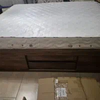 تخت و پاتختی به همراه آباژور