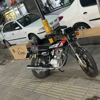 موتور سیکلت همتاز