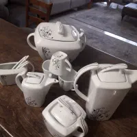 تعدادی فنجون چینی