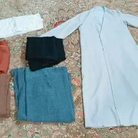 تعدادی عبا و قبا و عمامه