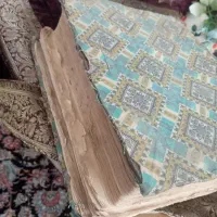 انجیل قدیمی با خط ارمنی|کلکسیون اشیاء عتیقه|پردیس, فاز ۳|دیوار