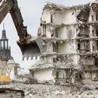 تخریب ساختمان بتونی وکلنگی خریدآهن وضایعات