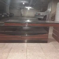 میز زیر تلویزیون
