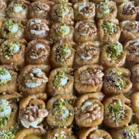 استخدام خانم جهت فروشندگی شیرینی فروشی|استخدام خدمات فروشگاه و رستوران|اهواز, گلستان|دیوار