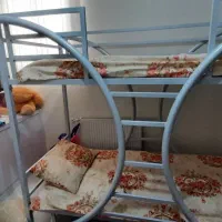 تخت دوطبقه سفارشی اهنی(نه فرفژه)بسیار محکم و سنگین|تخت و سرویس خواب|اصفهان, خواجو|دیوار
