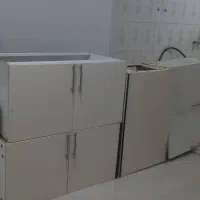 تعدادی کابینت های گلاس وچوبی