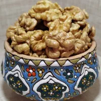 گردو پوست. کاغذی خوش طعم سرحد فارس