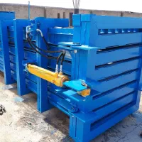 کارگر برای انجام پرس