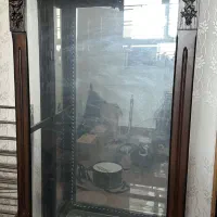 ویترین شیشه ایی