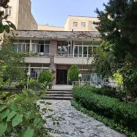 140متر.ویلایی.قلهک.زیرقیمت.فووری