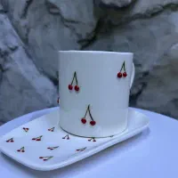 ماگ آلبالویی به همراه زیر لیوانی