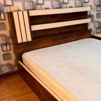 تخت و تشک نو هستن یک ماه استفاده نشده|تخت و سرویس خواب|بوشهر, |دیوار