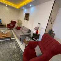 مبل ۷ نفره به همراه میز ناهار خوری و جلو مبلی