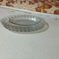 تعدادی بشقاب بلور ایرانی