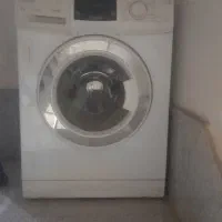 یک عددماشین لباسشویی ۷کیلو