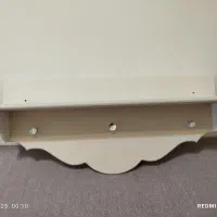 شلف بالای تخت در حد نو|کتابخانه، شلف، قفسه‌های دیواری|قم, انسجام|دیوار