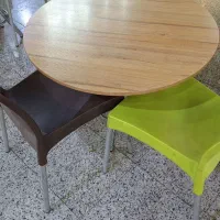 میز و ۳عدد صندلی