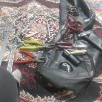 تعدادی ابزار و آچار