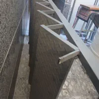 پله اهنی ۶عددی ارتفاعدومترو پنج سانت عرض یک متر