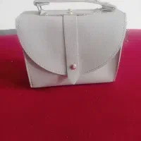 کیف|کیف، کفش، کمربند|صحنه, |دیوار