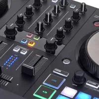 DJ mixer Traktor S2    دی‌جی  میکسر