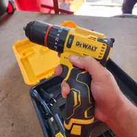 دریل شارژی موتوربراشلس دیوالت